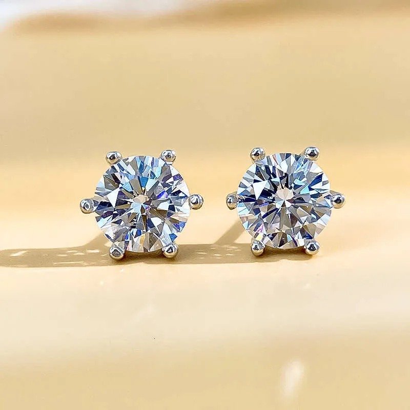 Classic Geometric Sterling Silver Stud Earrings - Image 4