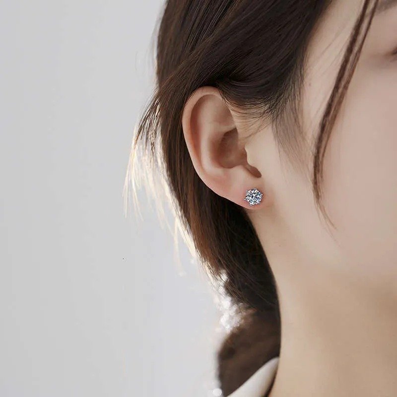 Classic Geometric Sterling Silver Stud Earrings - Image 3